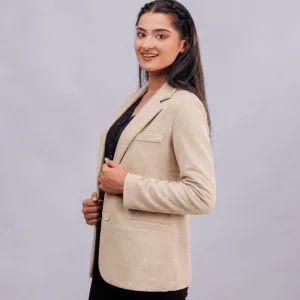 Woman Wearing Pashmina Wrap – New Himalayan Pashmina House Lifestyle