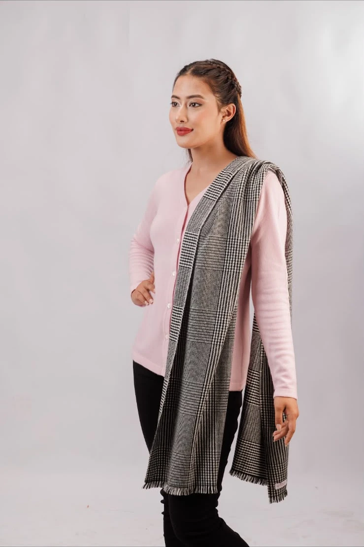 Authentic Chyangra cashmere shawl, handwoven Nepal